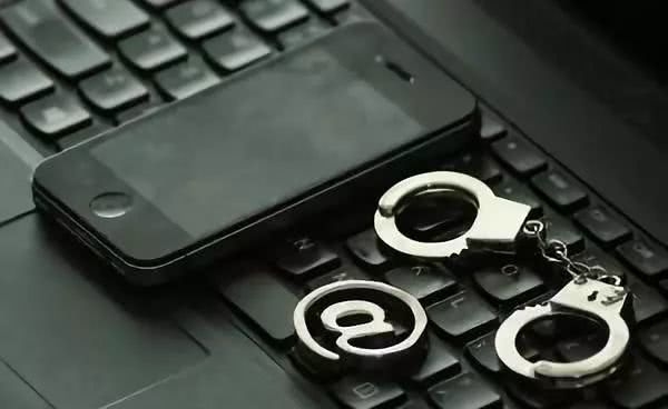 <b>探探短信知道我的名字：揭秘社交软件隐私安全问题</b>