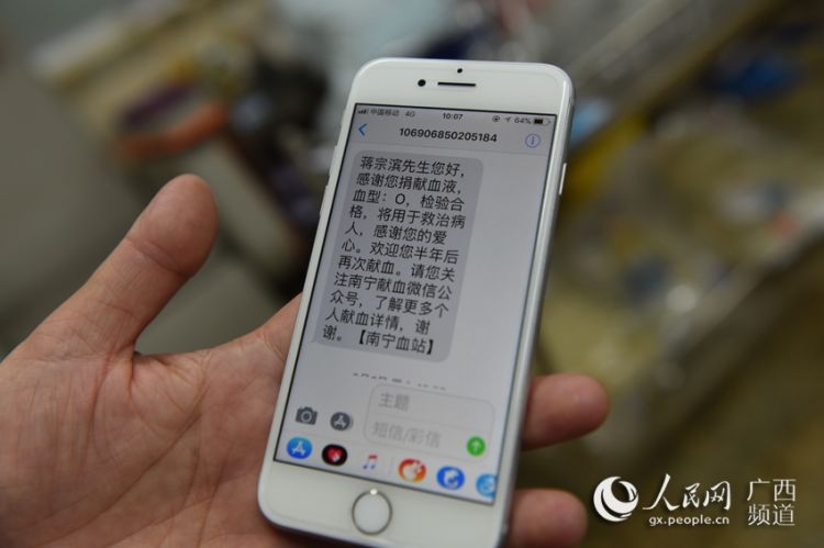 <b>春节将至，酒香四溢——精选卖酒春节短信，传递美好祝福</b>