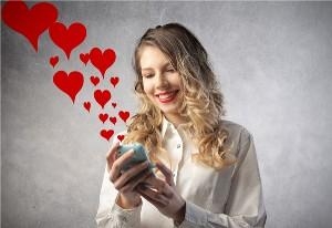 标题：【父亲婚礼邀请短信】温馨传递幸福时刻，亲朋好友共襄盛举！