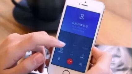 老婆想你短信：传递深情，拉近心灵距离